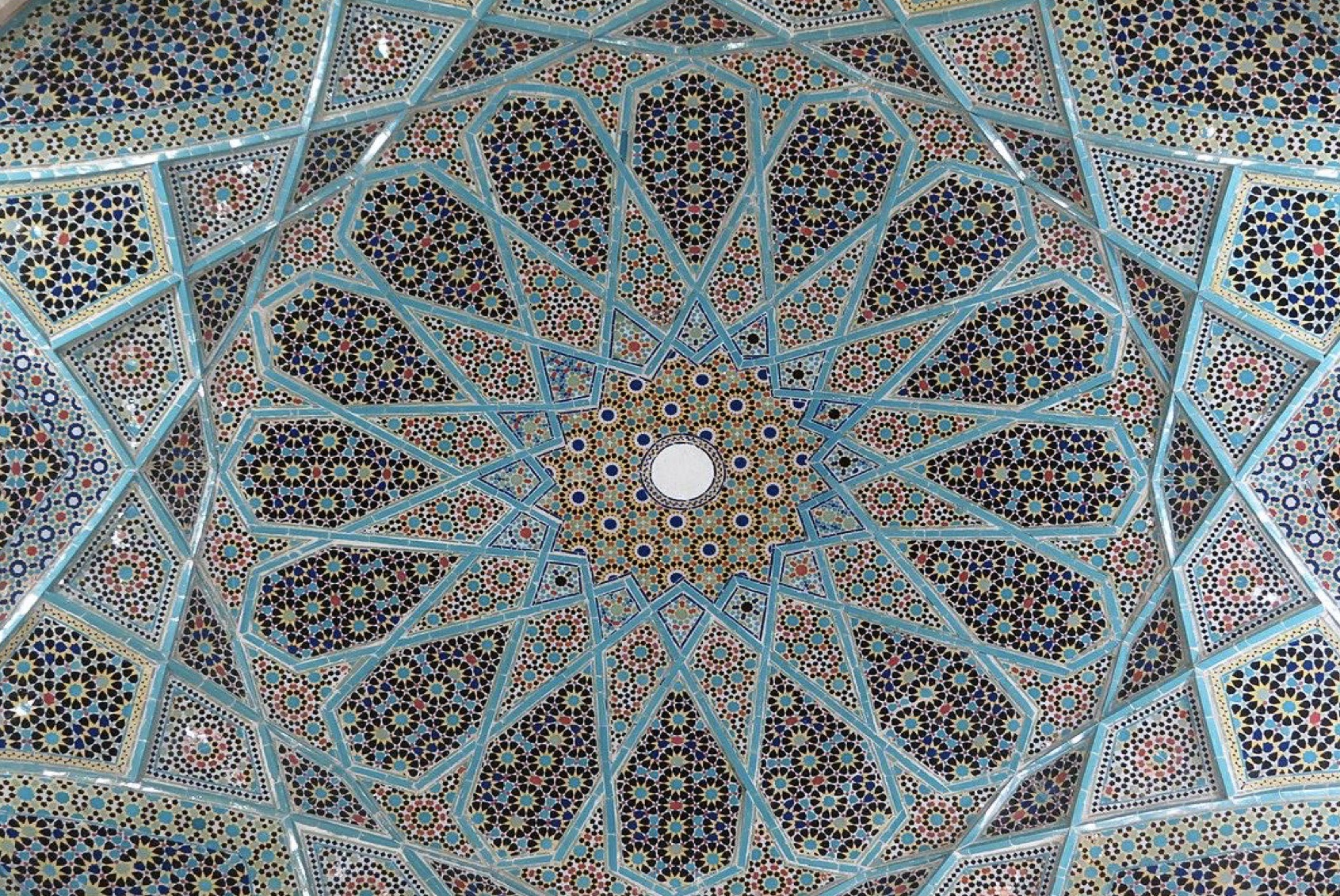 Shiraz - Hafez tomb (commons.wikimedia.org)